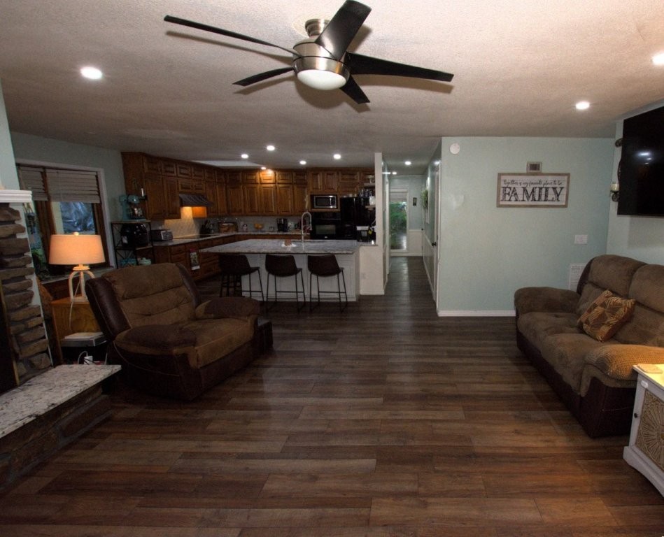 Townhouse Tct 3 A/K/A Drake Court Bvv - Residential