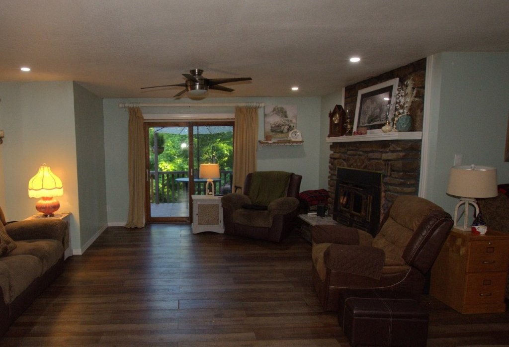 Townhouse Tct 3 A/K/A Drake Court Bvv - Residential