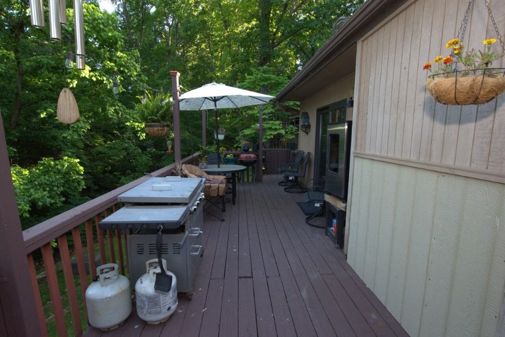 Townhouse Tct 3 A/K/A Drake Court Bvv - Residential