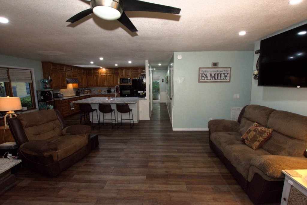 Townhouse Tct 3 A/K/A Drake Court Bvv - Residential