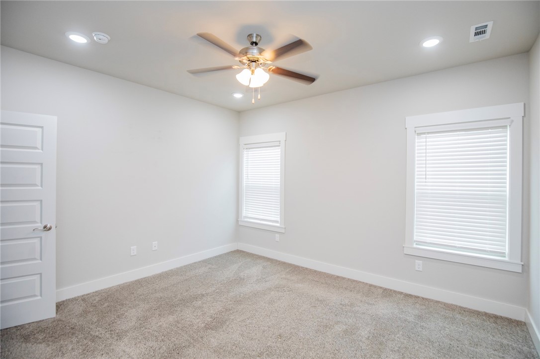 Rustic Ridge Sub Gentry - Residential Lease