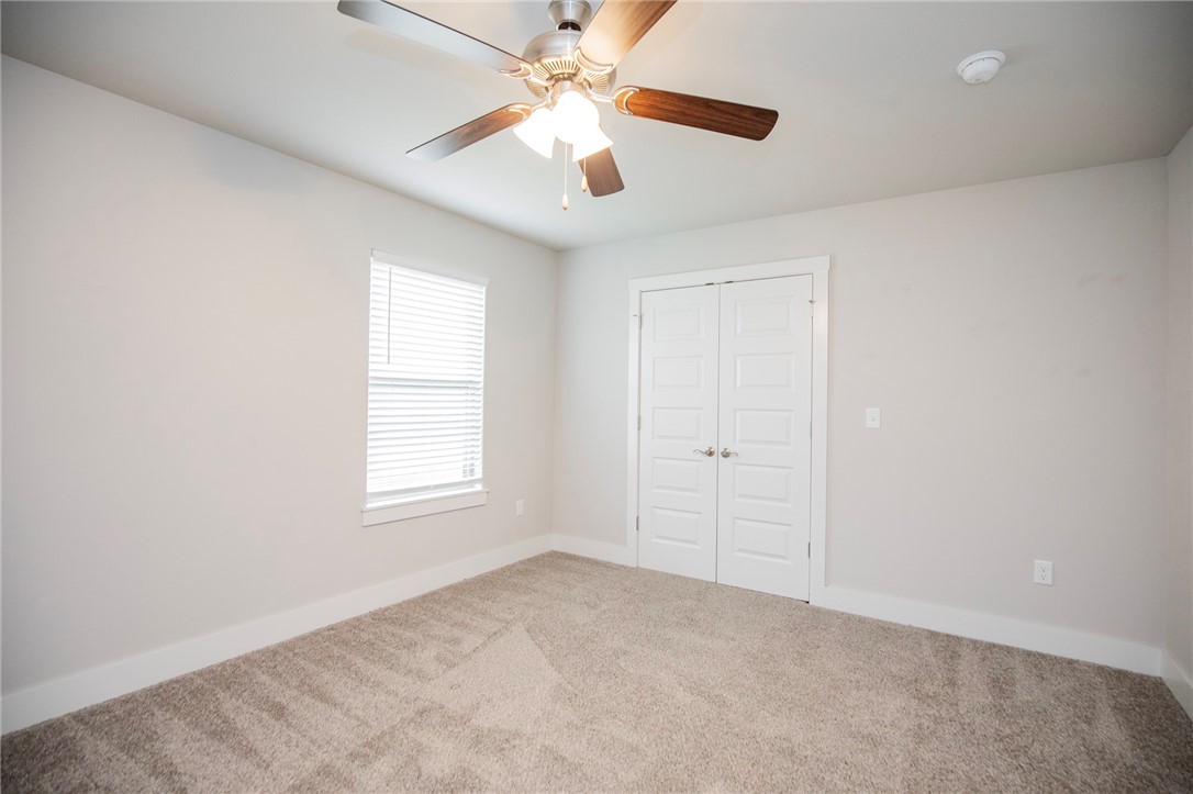 Rustic Ridge Sub Gentry - Residential Lease