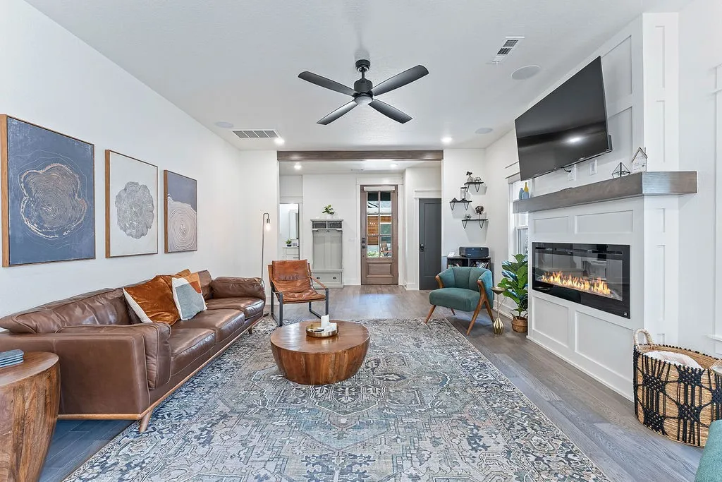 Bentonville, Arkansas 72712, United States, 4 Bedrooms Bedrooms, ,3 BathroomsBathrooms,Residential,Active,165359