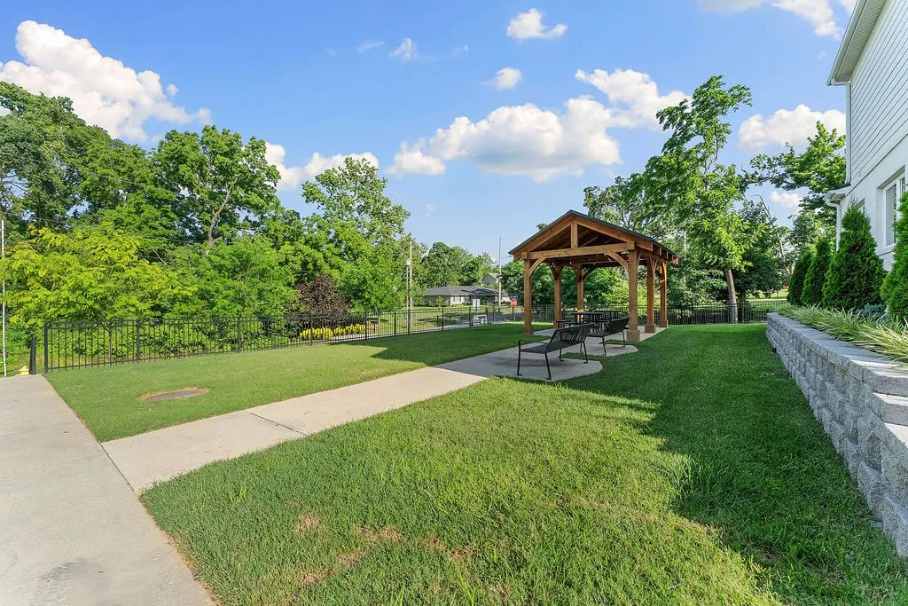 Bentonville, Arkansas 72712, United States, 4 Bedrooms Bedrooms, ,3 BathroomsBathrooms,Residential,Active,165359