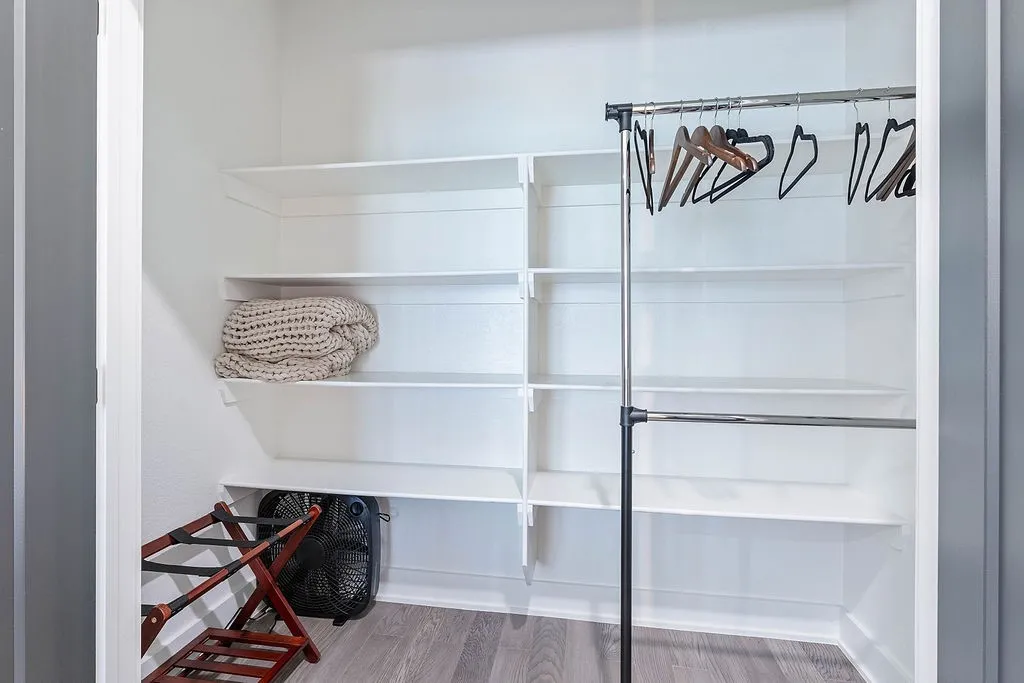 Bentonville, Arkansas 72712, United States, 4 Bedrooms Bedrooms, ,3 BathroomsBathrooms,Residential,Active,165359