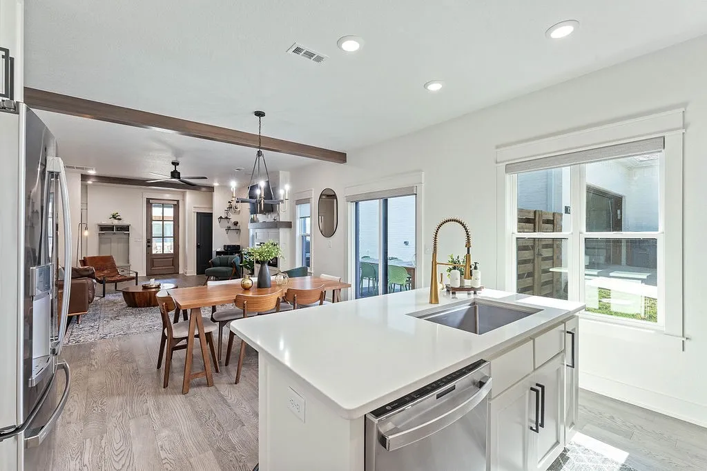 Bentonville, Arkansas 72712, United States, 4 Bedrooms Bedrooms, ,3 BathroomsBathrooms,Residential,Active,165359