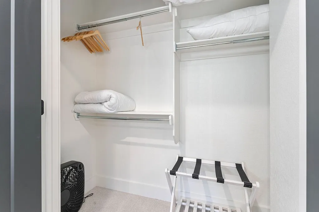 Bentonville, Arkansas 72712, United States, 4 Bedrooms Bedrooms, ,3 BathroomsBathrooms,Residential,Active,165359