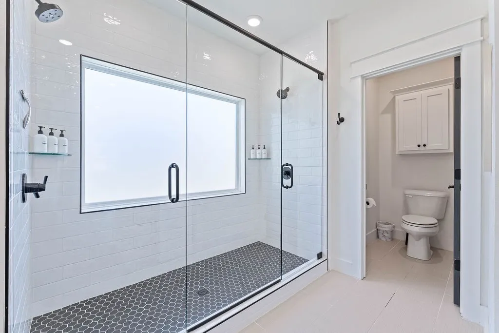 Bentonville, Arkansas 72712, United States, 4 Bedrooms Bedrooms, ,3 BathroomsBathrooms,Residential,Active,165359