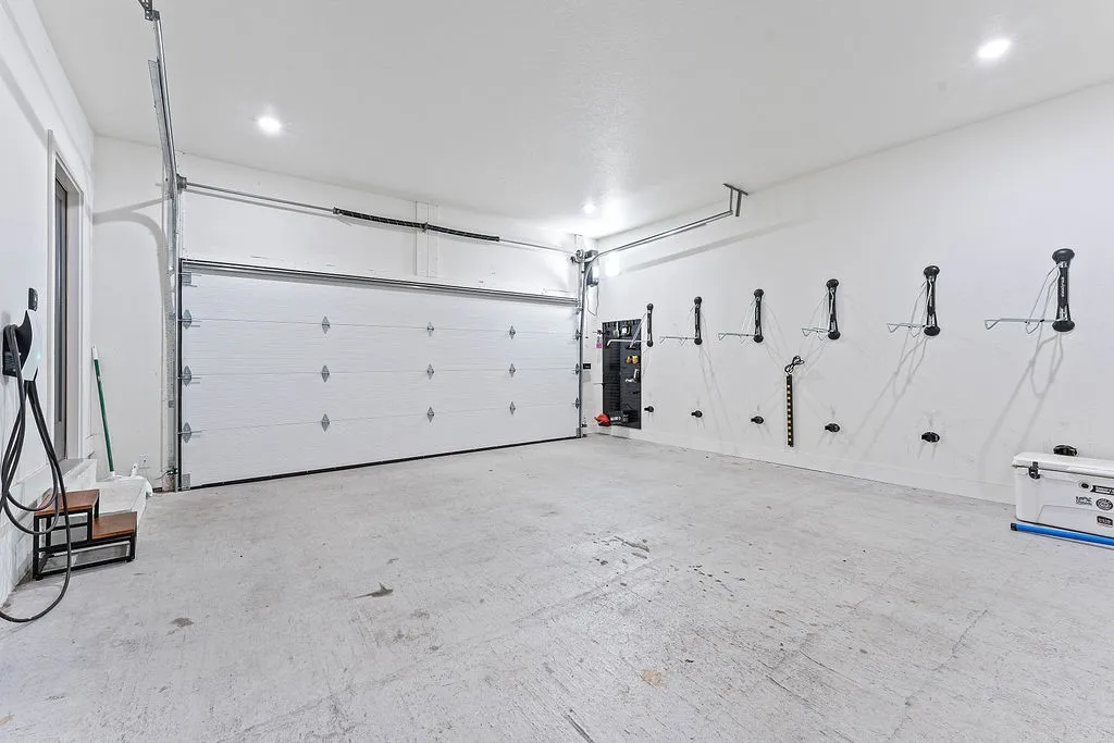 Bentonville, Arkansas 72712, United States, 4 Bedrooms Bedrooms, ,3 BathroomsBathrooms,Residential,Active,165359