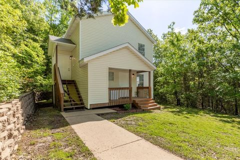 Photo of 1502 E 5th Street, Fayetteville, AR 72701 (MLS # 1346749)