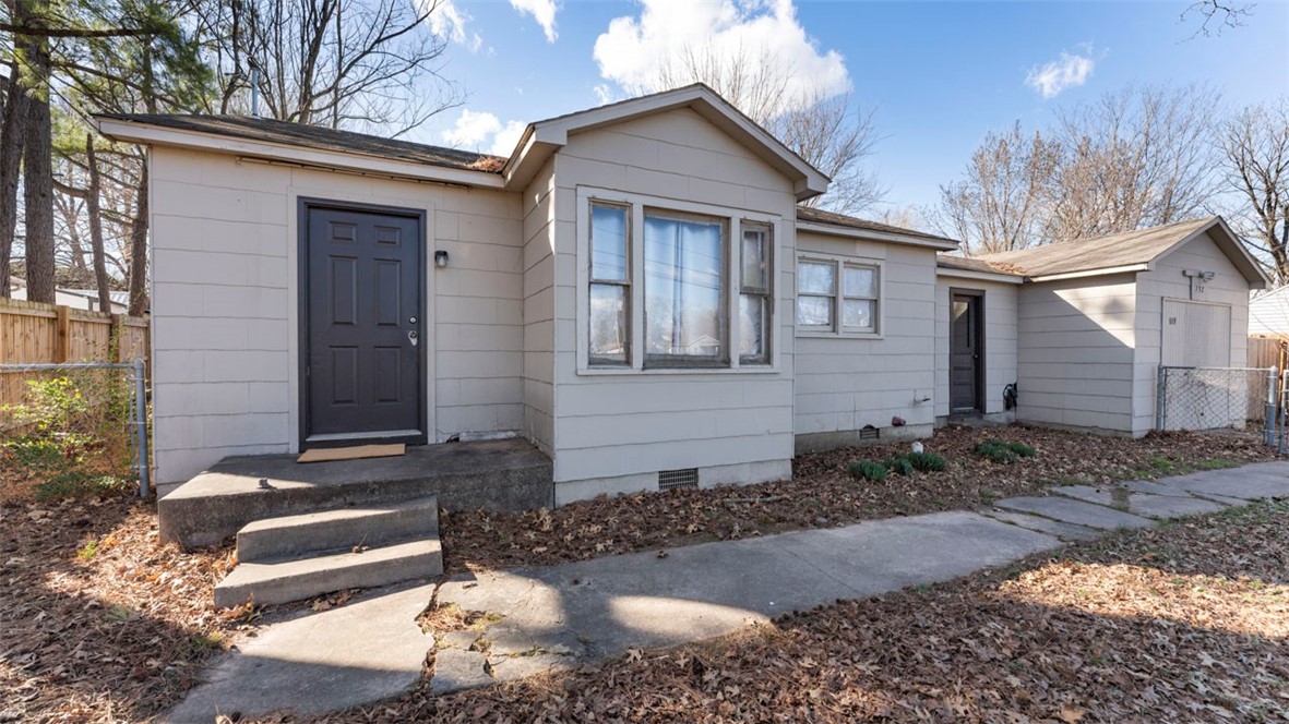 Welcome to this quaint, bungalow in the heart of Springdale, surrounded by eateries, shopping, entertainment, and more. This home has 2bd, 1ba, and a BONUS/ FLEX room on a very spacious .30 acre to enjoy with whomever and whenever. Newer floors, bathroom and kitchen remodel provide an up to date feel. There is a newer A/C & water htr. Home to be sold AS-IS and includes appliances.