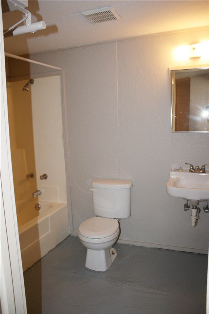 Archais-Bushnell - Residential Lease