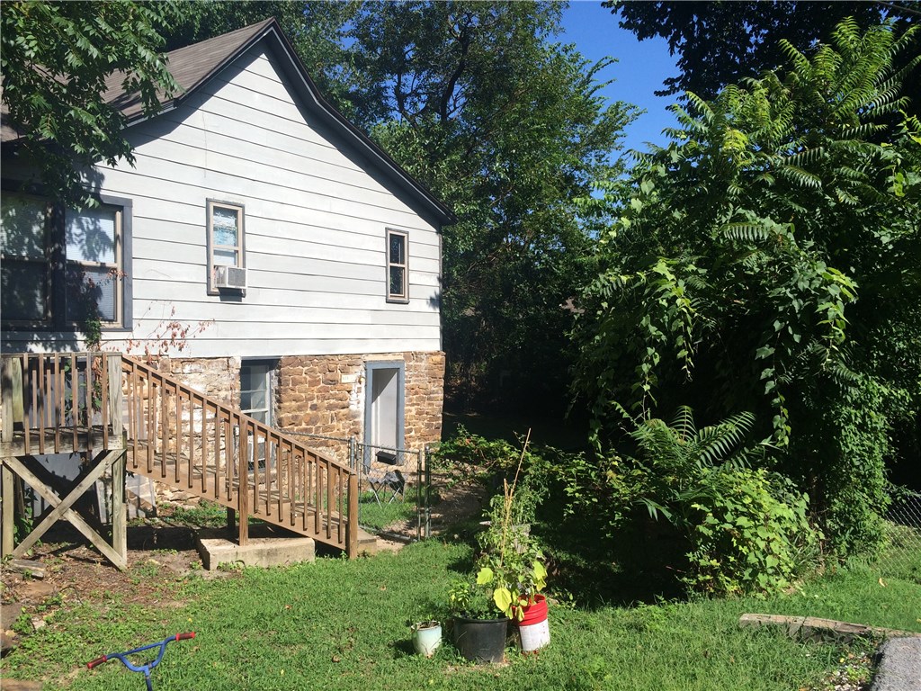 Archais-Bushnell - Residential Lease