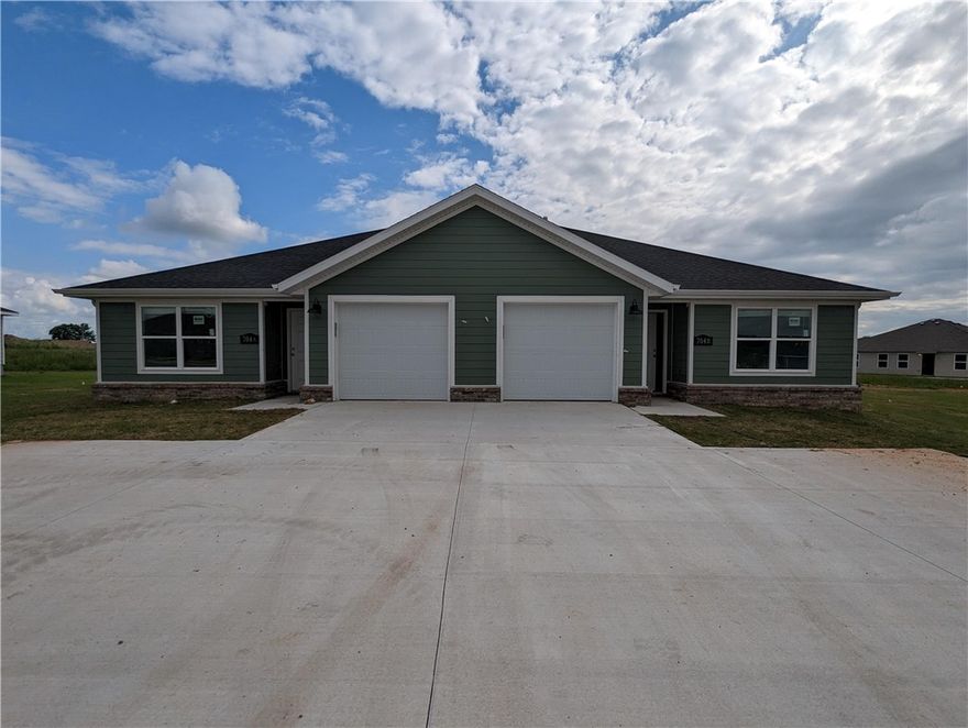 3 bed, 2 bath duplex with LVP flooring throughout, stainless steel, gas range and dishwasher. Full privacy fence, one car garage.