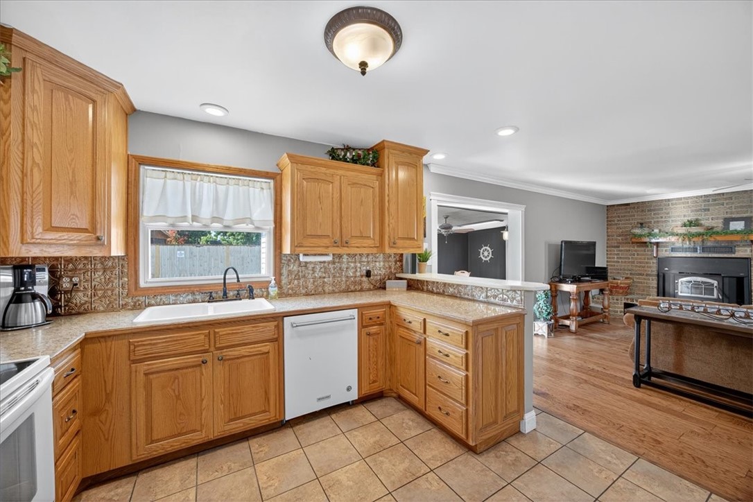 Beverly Oaks Add Rogers - Residential