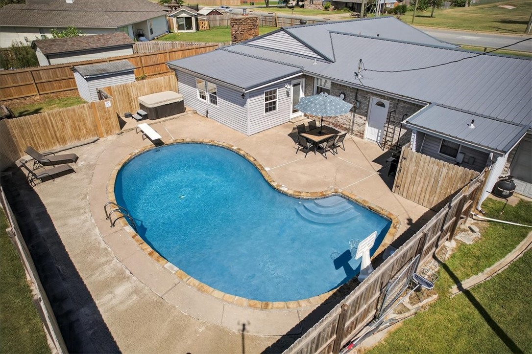Beverly Oaks Add Rogers - Residential