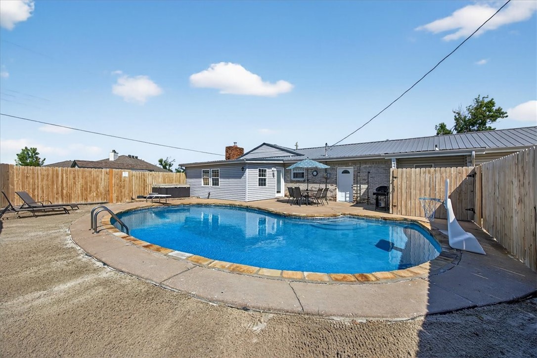 Beverly Oaks Add Rogers - Residential