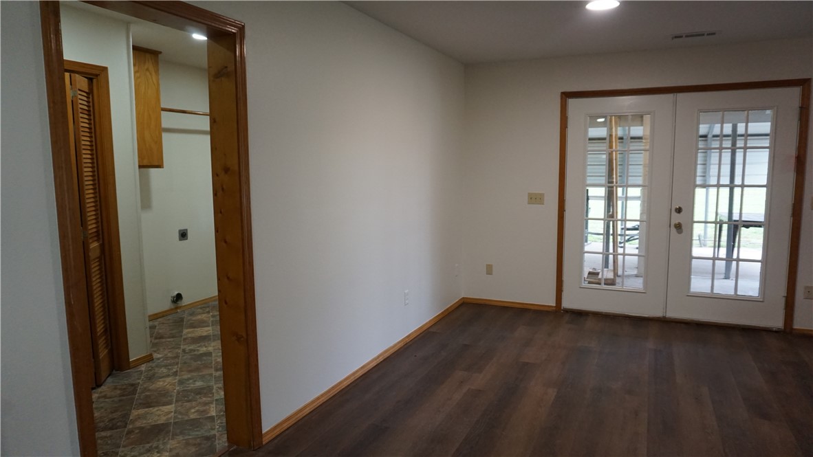 30-18-30 ELM SPRINGS OUTLOTS - Residential Lease