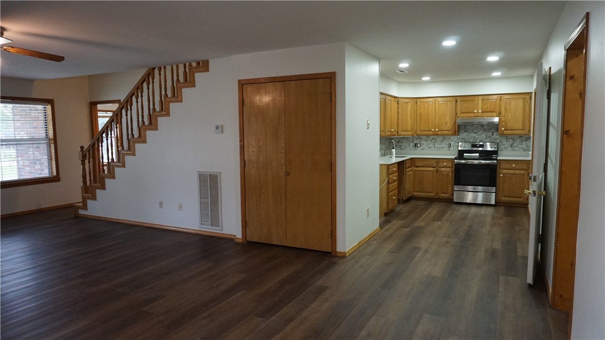 30-18-30 ELM SPRINGS OUTLOTS - Residential Lease