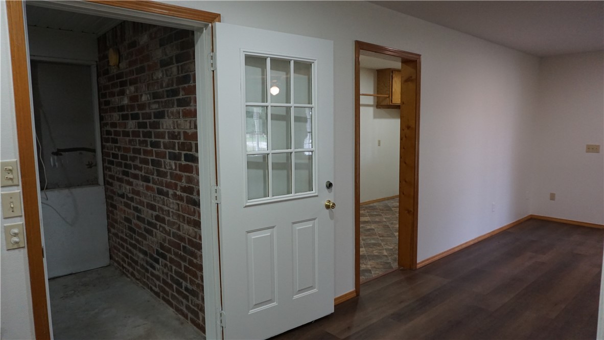 30-18-30 ELM SPRINGS OUTLOTS - Residential Lease