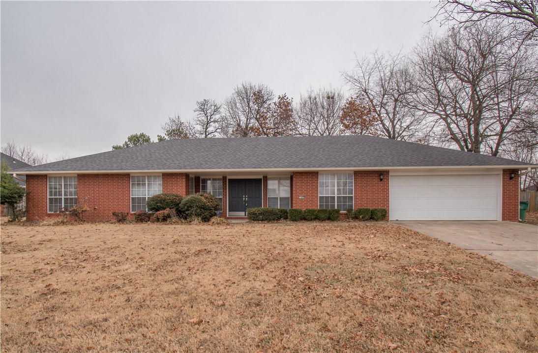 Large all brick, split floor plan with 4 bedrooms and 3 baths Perfect for a large family. Spacious fenced in backyard