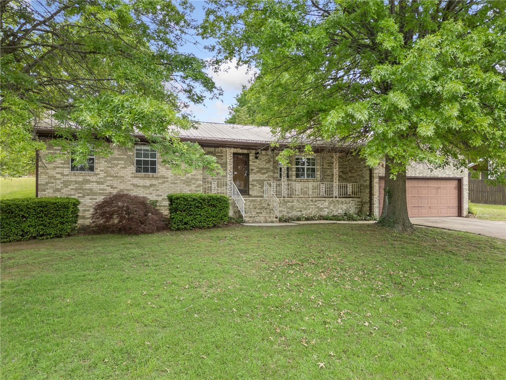 This classic all-brick residence, located in one of Harrison's most desirable neighborhoods, offers timeless appeal and abundant space. Featuring 3 to 4+ bedrooms and 2 full bathrooms, this home is ready for your personal touches.
The main level welcomes you with an oversized living room centered around a wood-burning fireplace, an eat-in kitchen complete with a walk-in pantry, three comfortable bedrooms, and a full bath.
Downstairs, the expansive 1,692-square-foot finished basement presents remarkable flexibilityāideal for creating an additional 1ā2 bedrooms, two bonus rooms, and a spacious billiards room with a second fireplace. A second full bathroom completes this lower-level.
This solid, well-maintained home offers exceptional potential and is conveniently close to all that Harrison has to offer.
