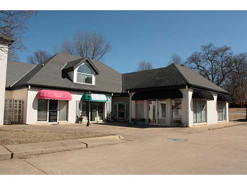 Income Producing property for sale. 100% Occupied. Low Expenses. Listed at 10.60% CAP rate. Located near Walmart Home office and Downtown Bentonville.,Sale includes 4 units. Zoned C-2.