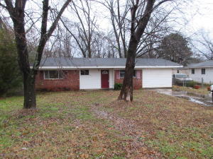 3 Bedroom 1 Bath Home Near Seqouyah Elementary School. A little TLC and Home Sweet Home! For all the Investors on there Has been a great rental property! Also has a bonus room that can be used as a bedroom.