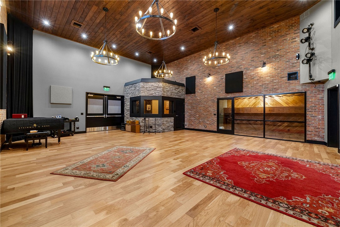 Railroad Add Bentonville - Commercial Lease