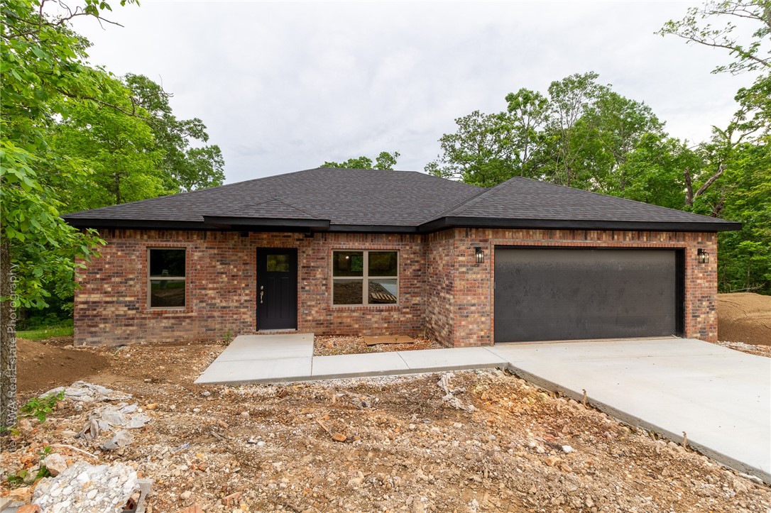 New construction home with a level backyard just minutes from Little Sugar Trailhead, Scotsdale golf
course, and Loch Lomond! Features include an open living and kitchen, gorgeous wood floors (including master bedroom), granite countertops, custom cabinets, and an abundance of natural light! You are sure to enjoy wildlife with wooded views off the covered back patio. Estimated completion 6/25/2021. Seller reviewing all offer Wednesday 6/2 @ 5 pm.