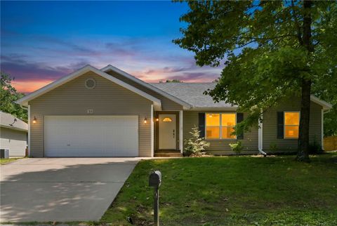Photo of 39 Bridlington Drive, Bella Vista, AR 72714 (MLS # 1346724)