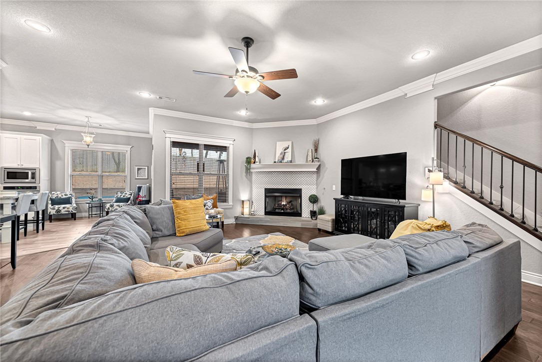 Peaks Ph III, The Rogers - Residential