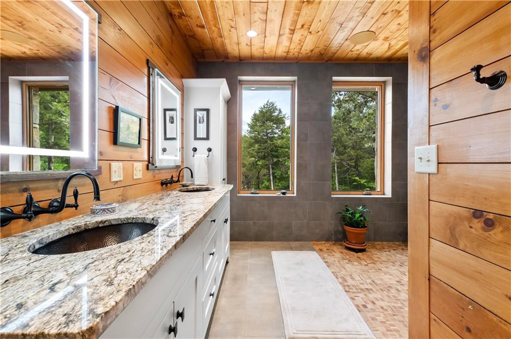 Oaks Landing On Table Rock Lake - Residential