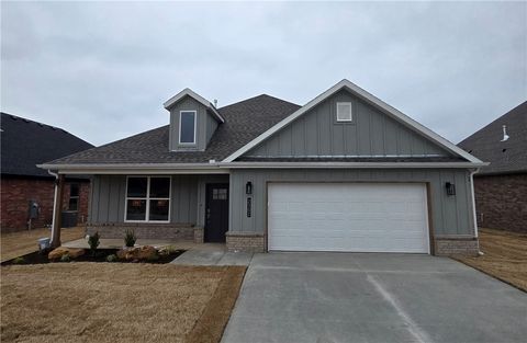 Photo of 2302 N Zane Street, Siloam Springs, AR 72761 (MLS # 1339013)