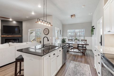 Photo of 8 Leyland Drive, Bella Vista, AR 72714 (MLS # 1335354)