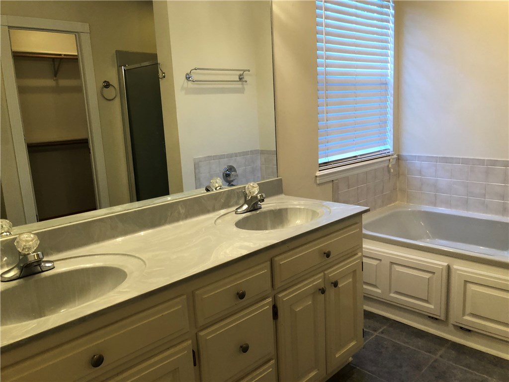 Whispering Timbers Ph 5 Rogers - Residential