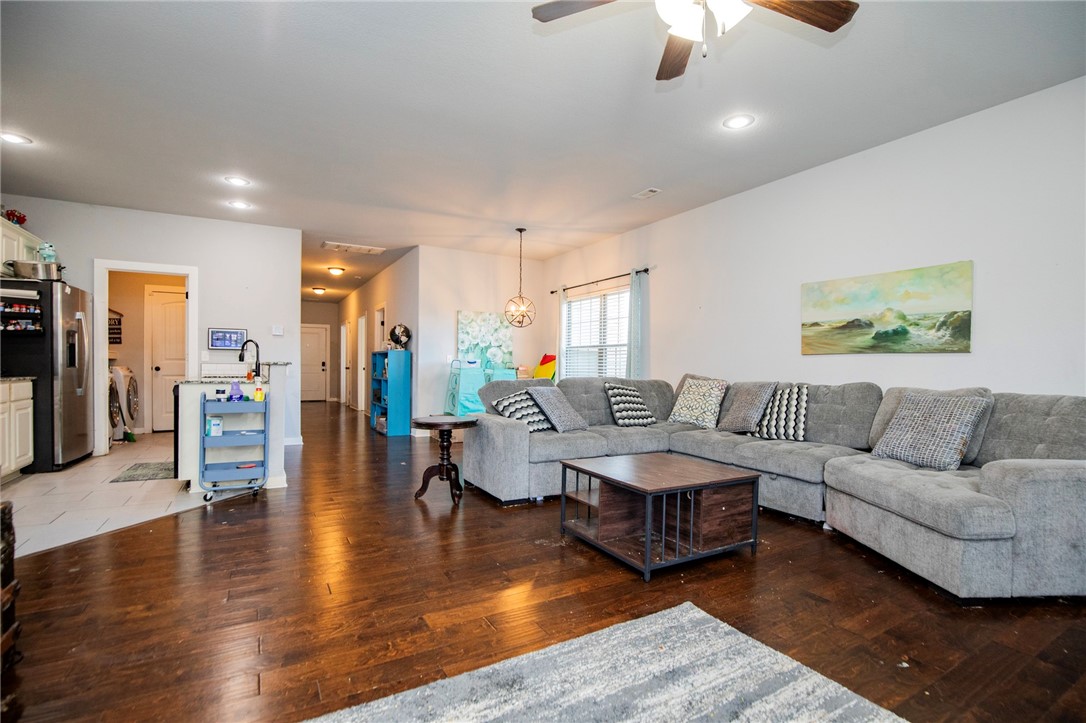 CHELSEA POINT II-ROGERS - Residential