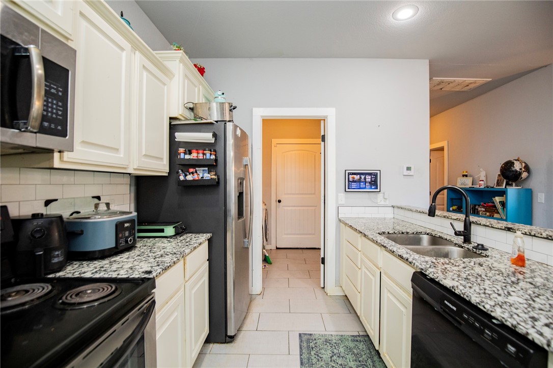 CHELSEA POINT II-ROGERS - Residential