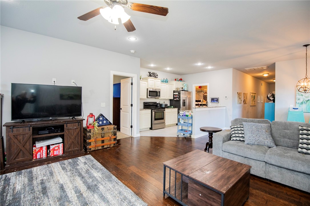 CHELSEA POINT II-ROGERS - Residential