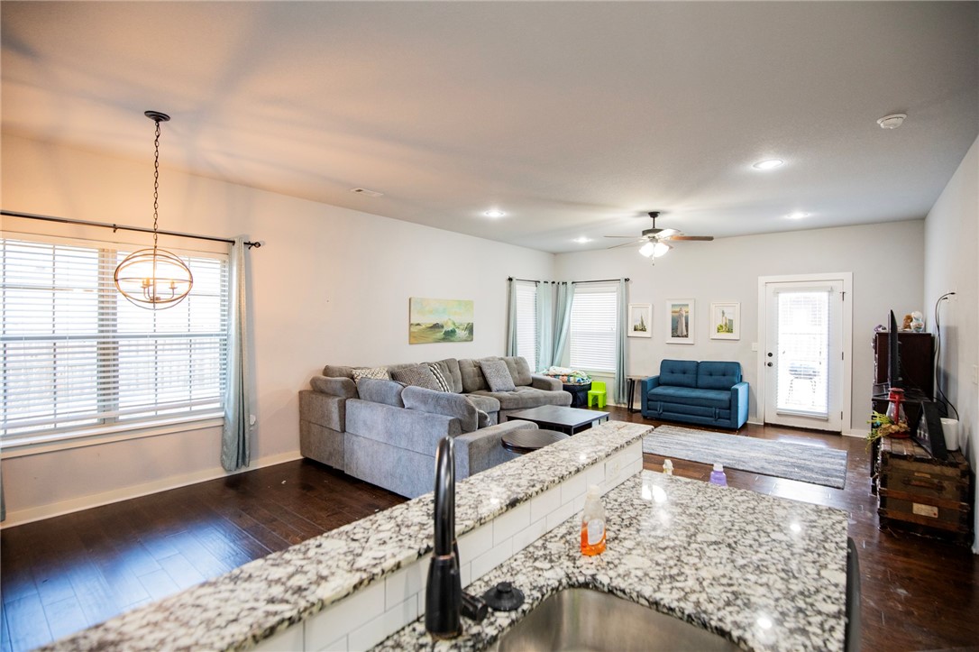 CHELSEA POINT II-ROGERS - Residential