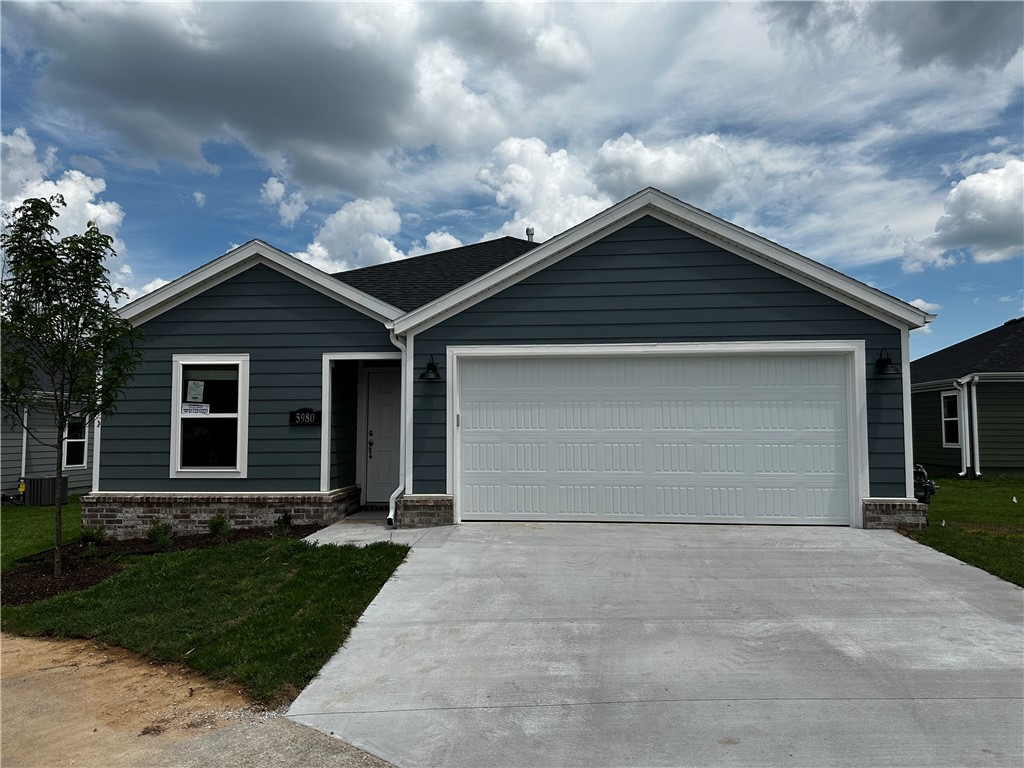 Great newly constructed home with salted ceilings, granite counter tops, stainless steel appliances, pantry, walk-in closets, LVP flooring through out the living room, kitchen and hallway. Carpet in bedrooms.