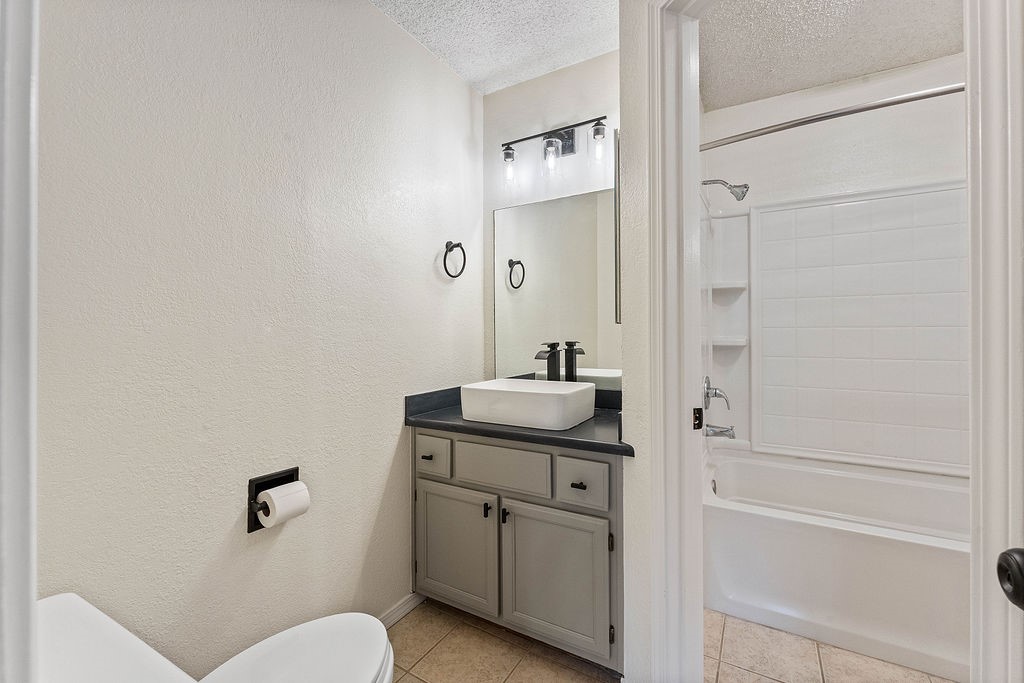 Metfield Courts Bvv - Residential