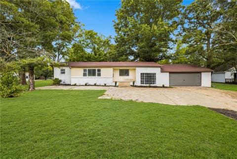 Photo of 5976 E Huntsville Road, Fayetteville, AR 72701 (MLS # 1354499)