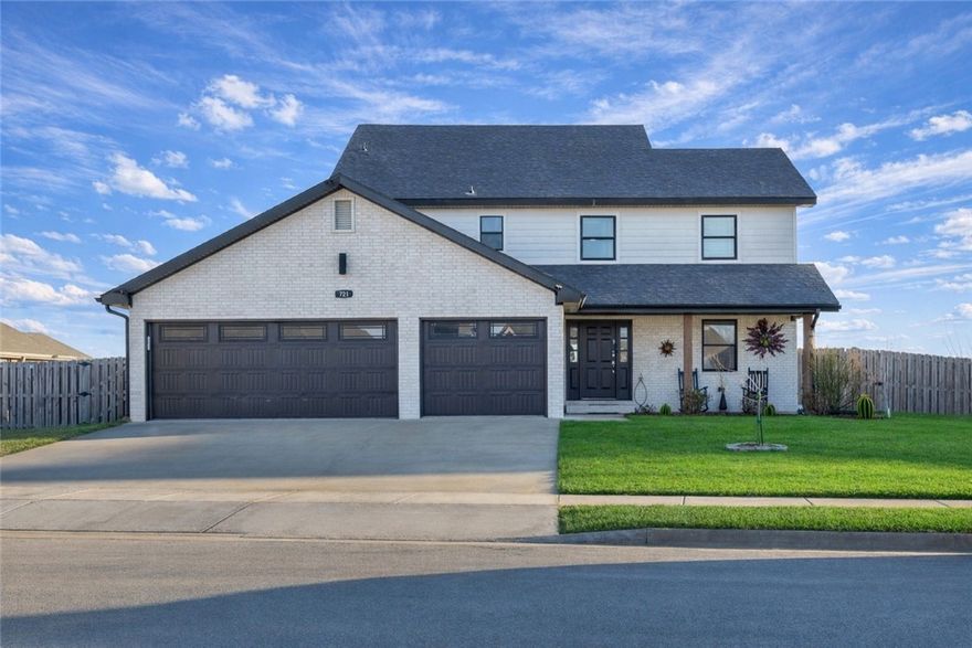 PRICE IMPROVEMENT + $6,000 CLOSING COST CREDIT NOW OFFERED!!!!!!!! Welcome home to comfort, space, & unbeatable convenience in the highly sought-after Orchard Park subdivision—just minutes from I-49 & less than 15 minutes to downtown Bentonville. This beautifully designed 4-bedroom, 3-bath residence offers nearly 2,500 square feet of well-planned living space with soaring, vaulted-style ceilings on the main level that create an open, airy feel the moment you walk in. The spacious living & dining areas flow seamlessly into a generous kitchen, making this home ideal for both everyday living & entertaining. Each bedroom offers comfortable proportions, providing flexibility for guests, or home offices. Step outside to enjoy a partially covered patio & fully fenced backyard—perfect for relaxing evenings! Complete with a rare 3 car attached garage, this home delivers the perfect blend of privacy, functionality, & location. Easy access to shopping, dining, trails, & top employers, this is NWA living at its best!