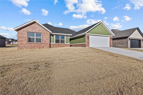 Single Family Residence in Prairie Grove AR 942 Petit Jean Street 1.jpg