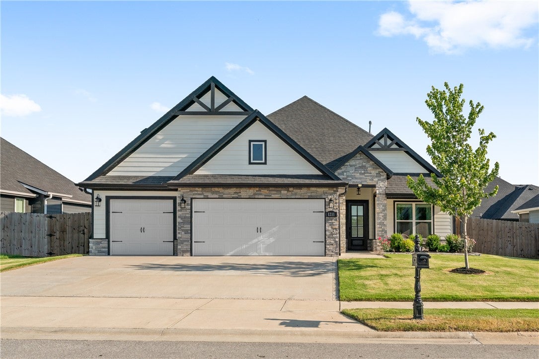1211 Silver Maple Street