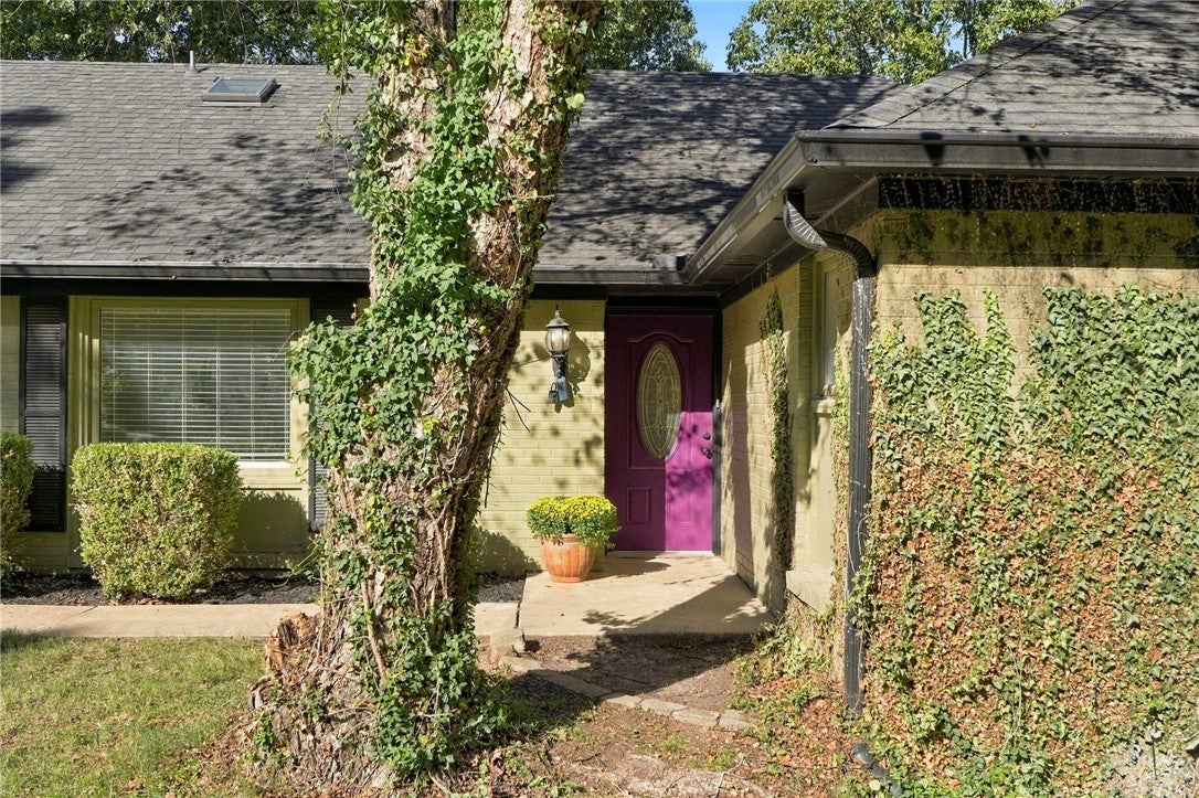 939 E Oaks Manor Drive