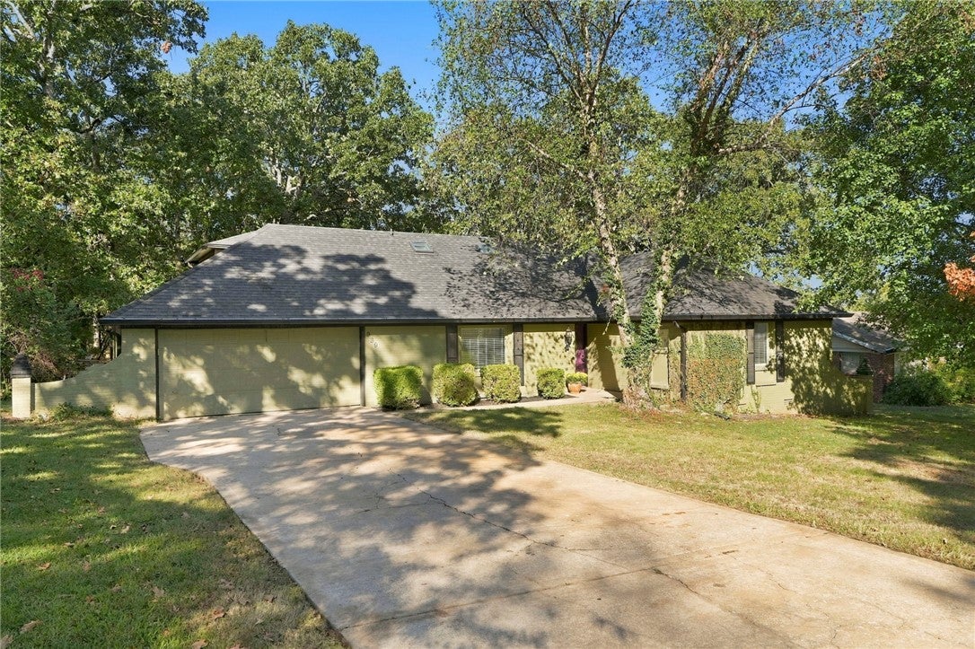 939 E Oaks Manor Drive