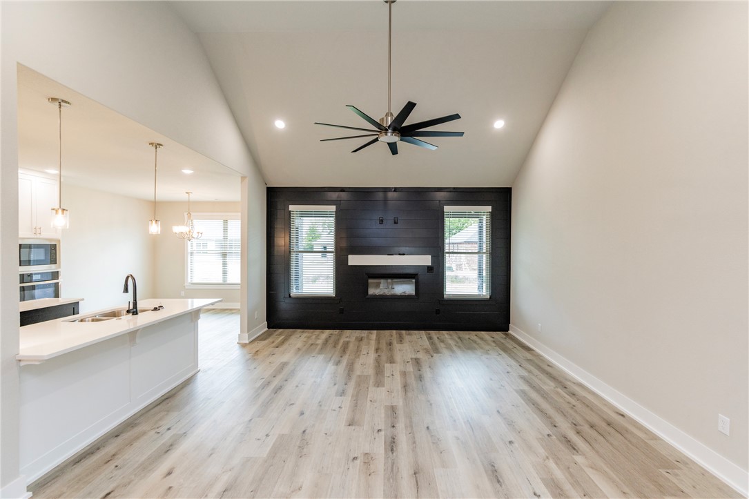 Oak Brook Sub Ph 1 Siloam Spgs - Residential