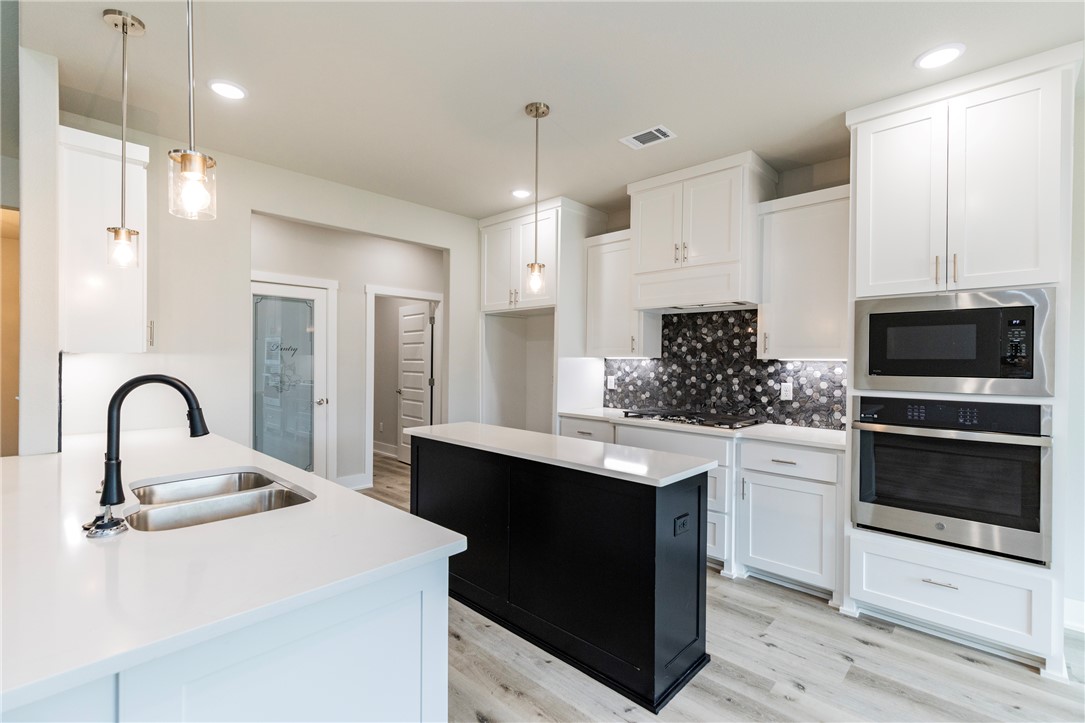 Oak Brook Sub Ph 1 Siloam Spgs - Residential